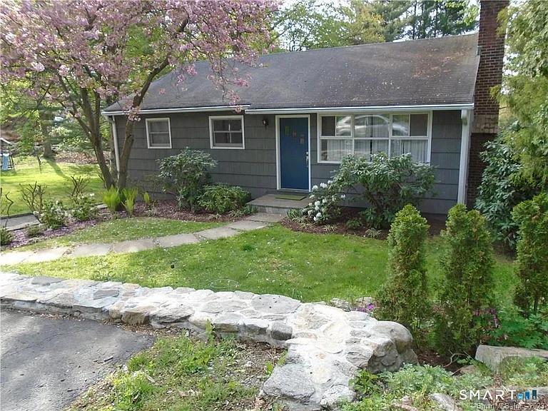 19 Hickory Dr — Photo 19