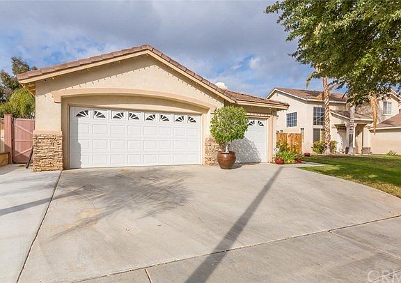 3rd image of 807 Donatello Dr