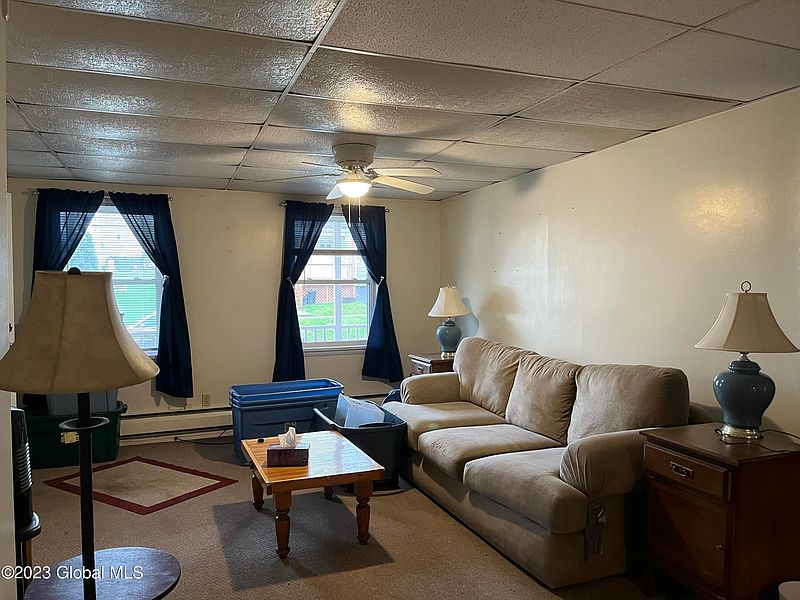 4th image of 109 E Clinton Street