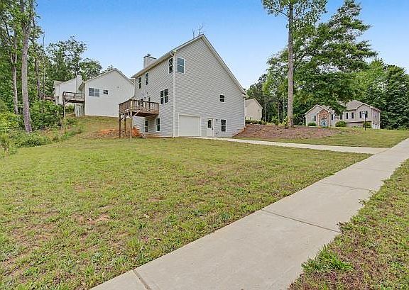 3rd image of 102 Woodside Ct