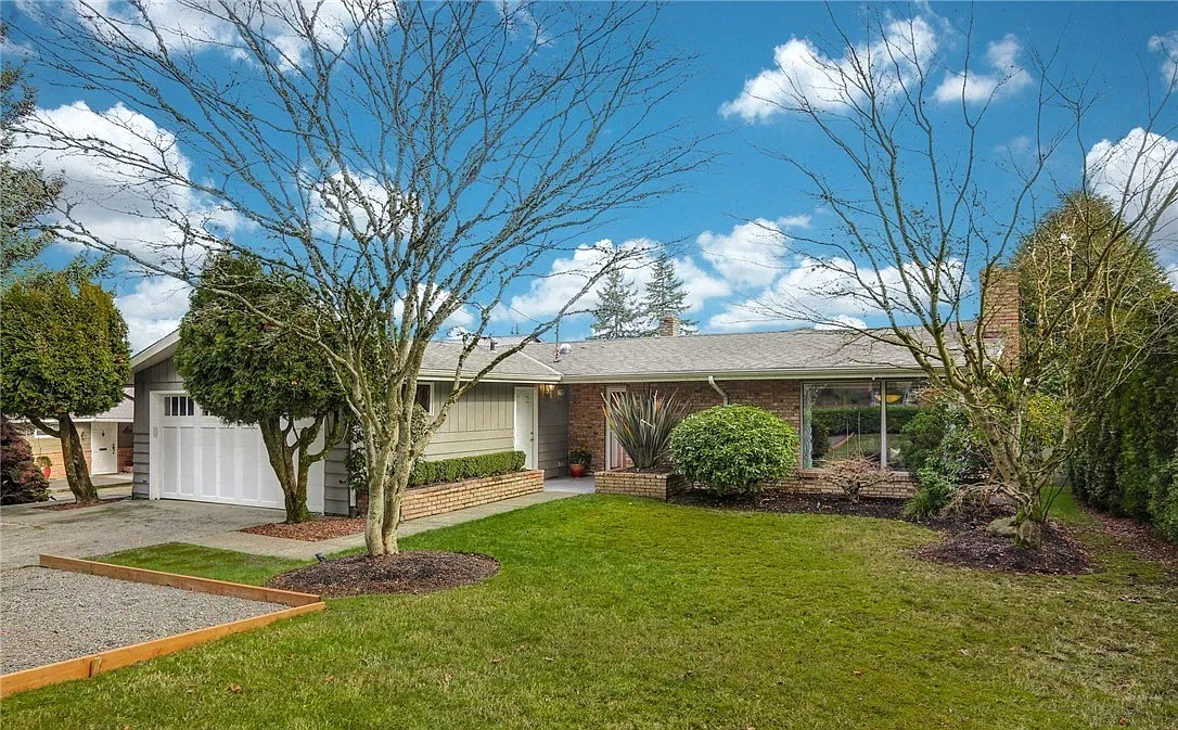 3 bed, 1.5 bath, 1490 sqft, $3,700 — Photo 1