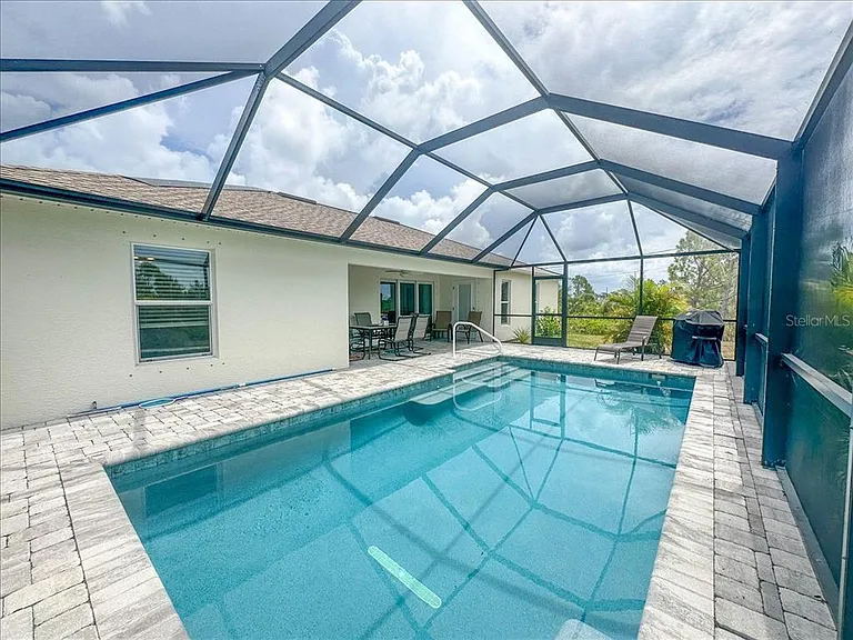 11707 Willmington Blvd — Photo 32