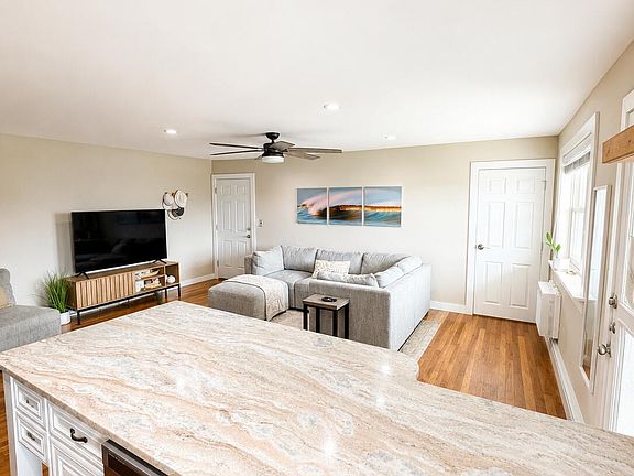 3rd image of 36 Wharfside Dr