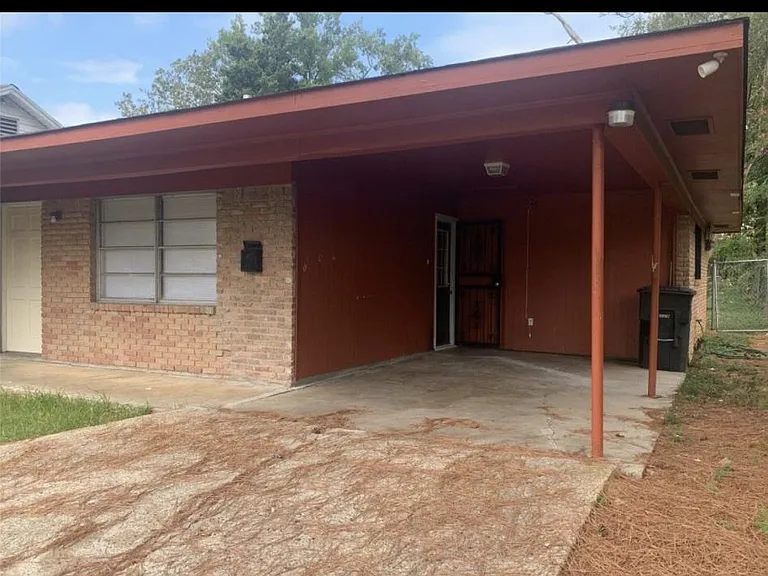 3232 W Maple St — Photo 2