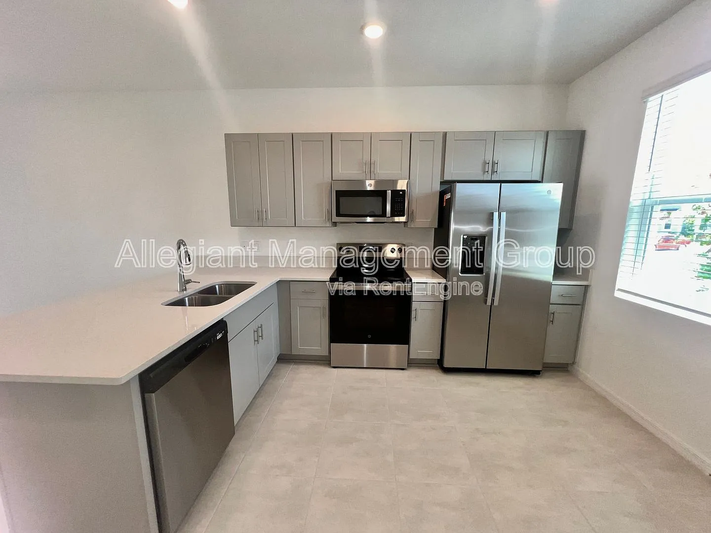 2 bed, 2.5 bath, 1187 sqft, $1,750 — Photo 3