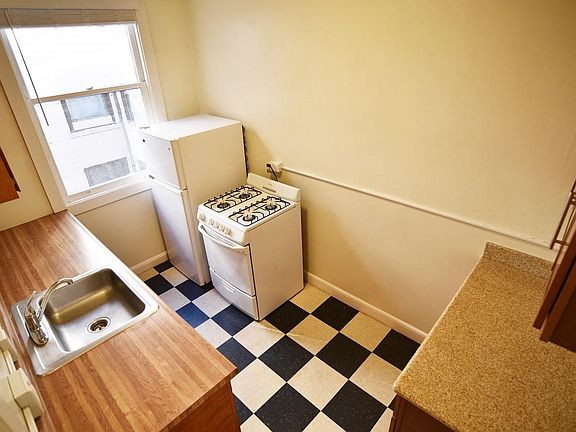 5th image of 2414 Telegraph Ave APT 514