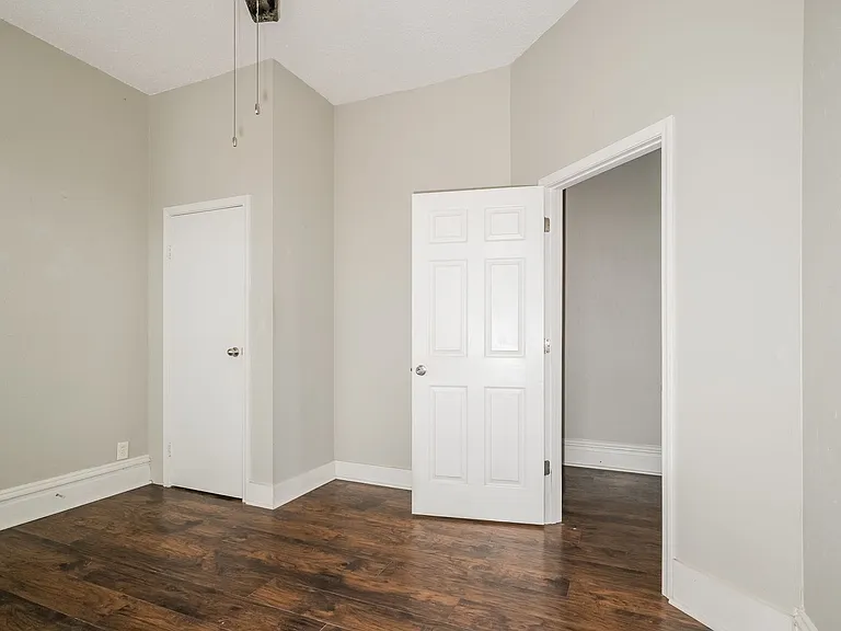 2821-2823 Henrietta Pl — Photo 13