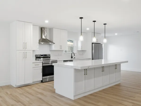 7076 Briarmeadow Dr, Dallas, TX 75230