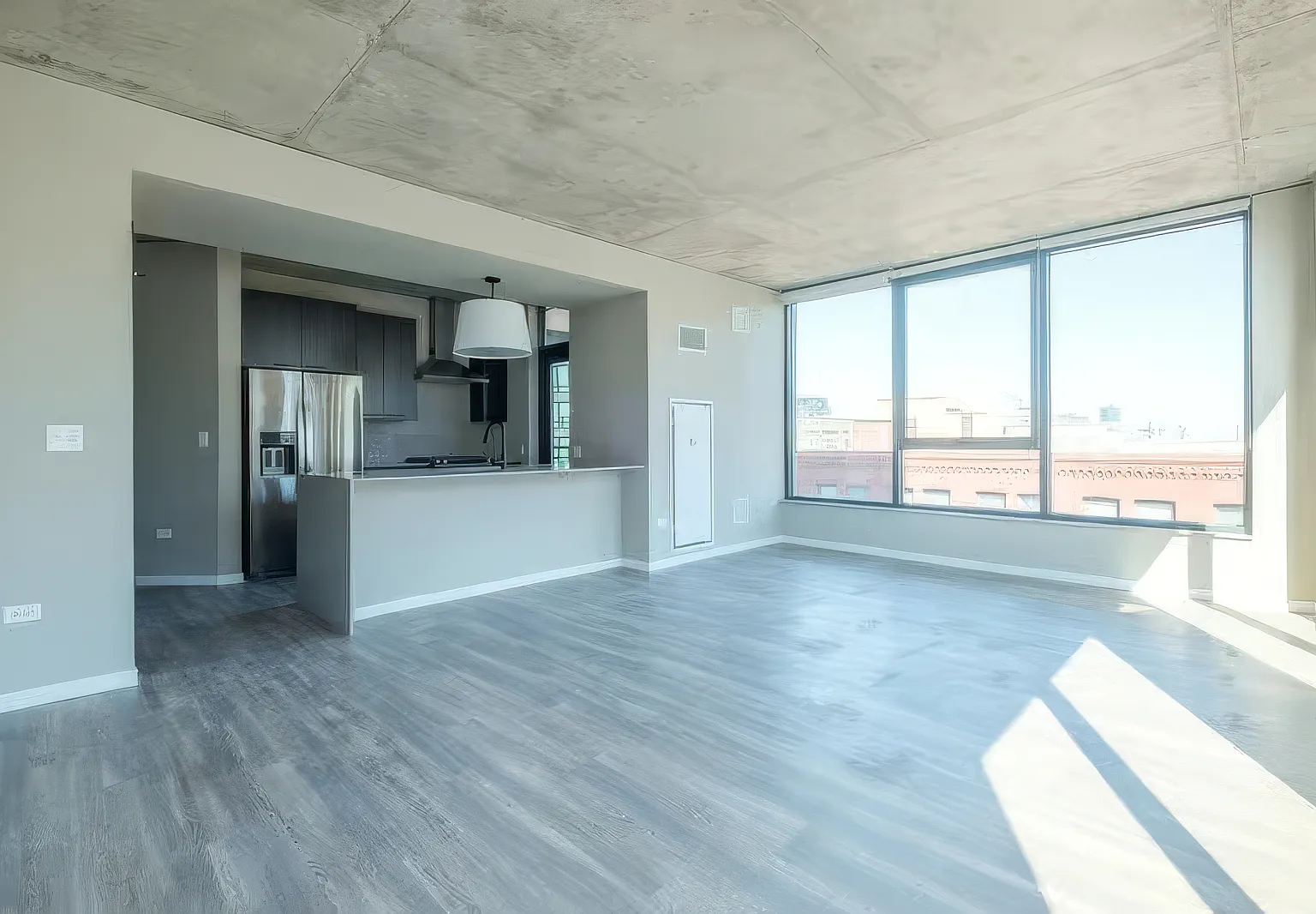 3 bed, 1385 sqft, $7,937 — Photo 4