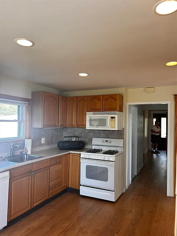 2 bed, 1.0 bath, 1000 sqft, $3,100 — Photo 3