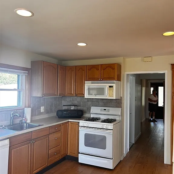109 Coleridge St #1 — Photo 3