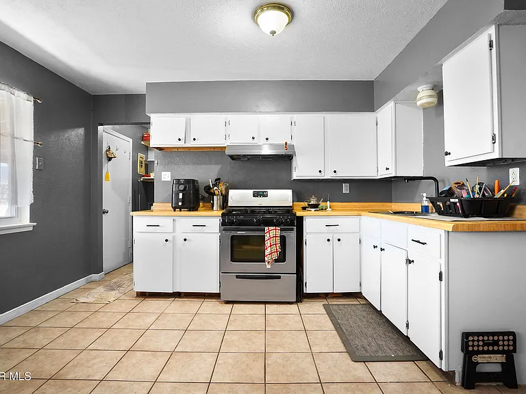 5516 Fairbanks Dr — Photo 11
