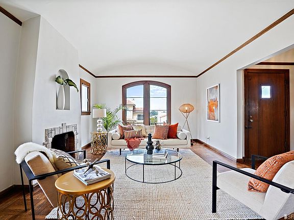 4th image of 332 Teresita Blvd