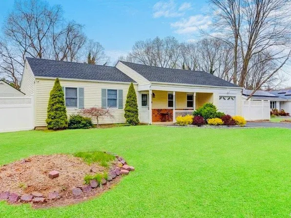 54 Patricia Lane, South Setauket, NY 11720