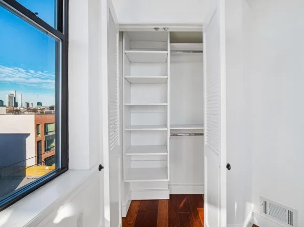 300 Communipaw Avenue image 18 of 43