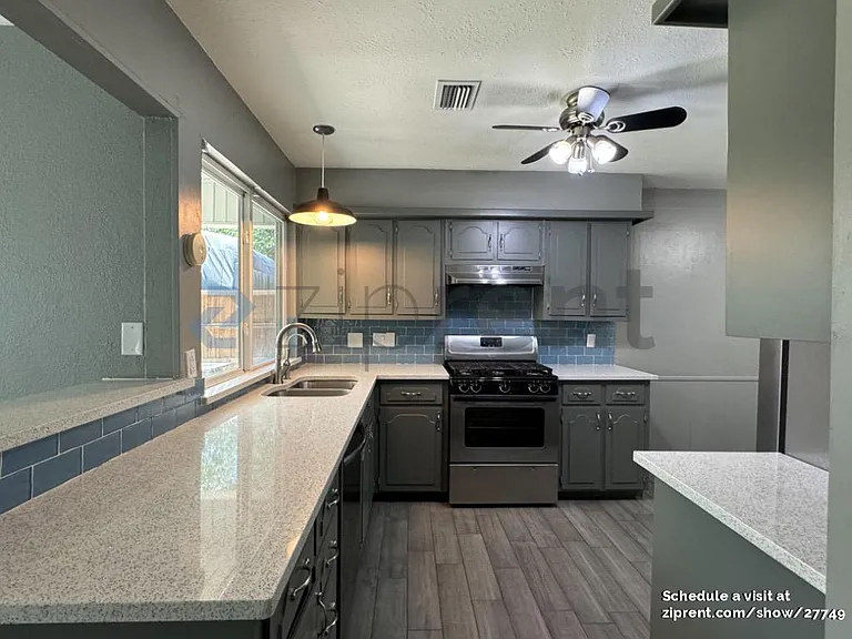127 Hardwicke Ln — Photo 17