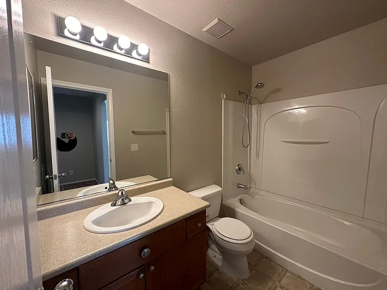 10573 Danielson Ave — Photo 23