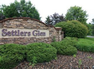 3513 Abercrombie Ln, Stillwater, MN 55082