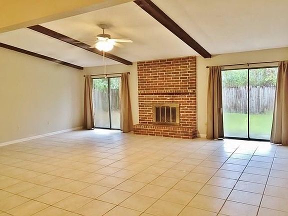 4th image of 416 Water Oak Ln