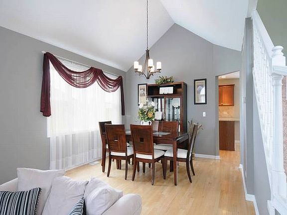 4th image of 990 Woodhollow Ln
