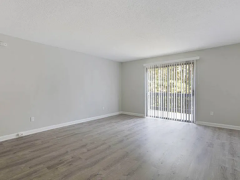 The Onyx Hoover Apartments — Photo 48