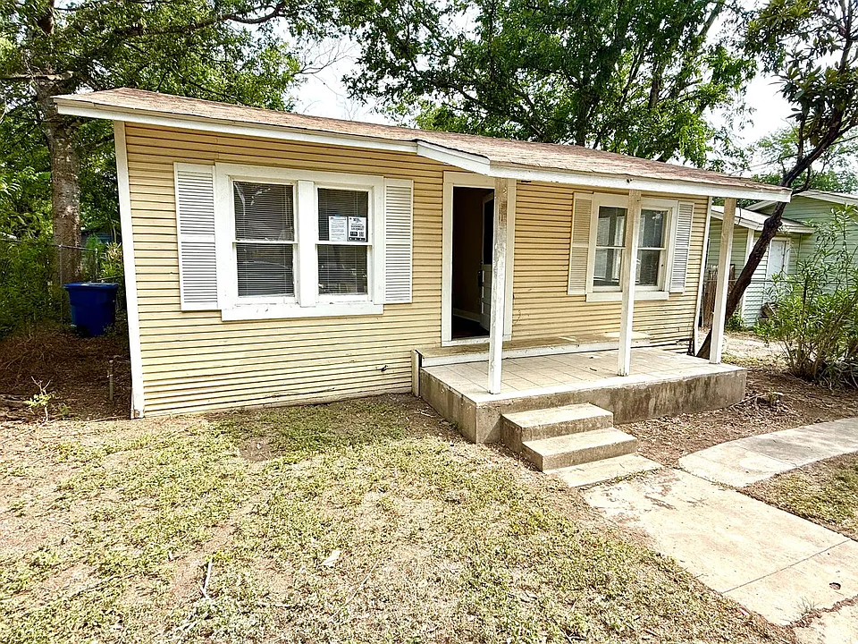 515 Lincolnshire Dr