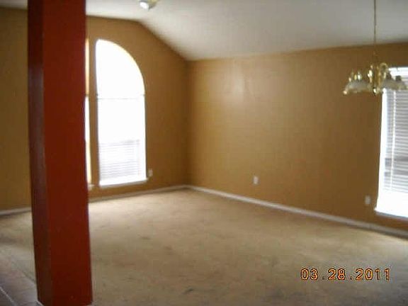 2nd image of 837 S Parks Dr