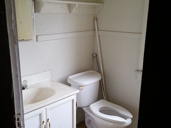 5th image of 339 E 13th Ave