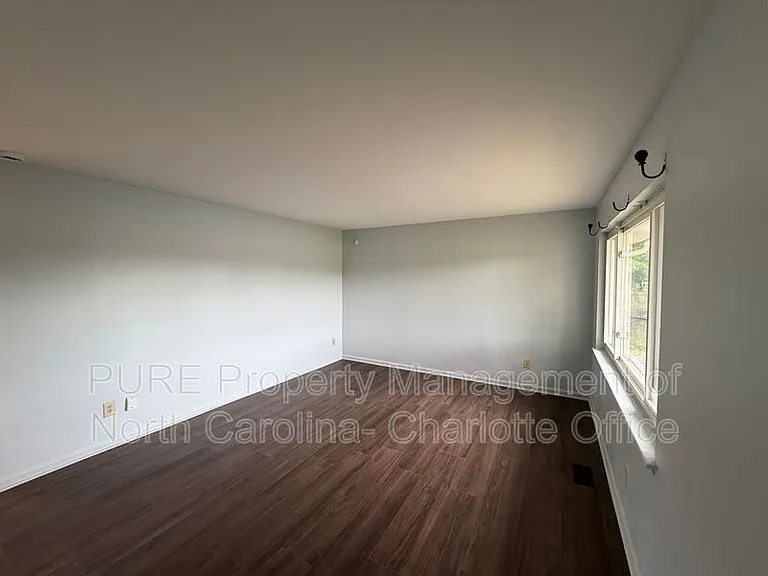2429 Galloway Rd — Photo 7