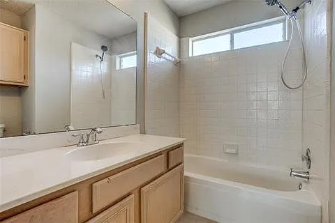 1627 Collin Dr — Photo 7