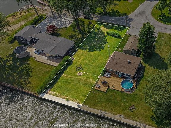 3rd image of 85 Island Cres