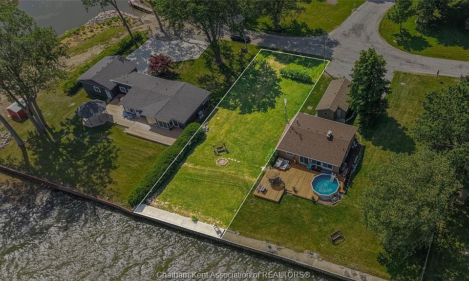 1st image of 85 Island Cres