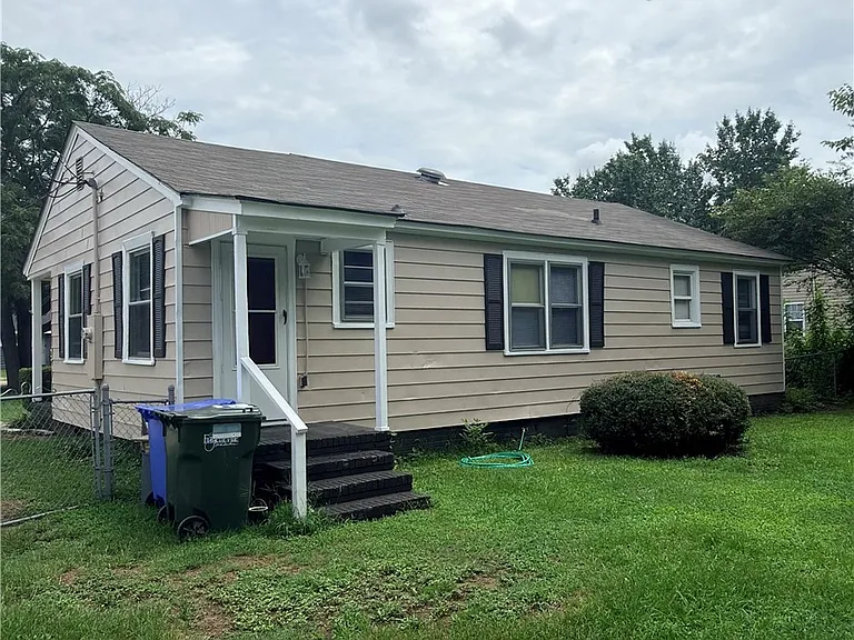 200 Roxie Ave — Photo 28