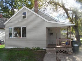 224 E Carroll St, Portage, WI 53901