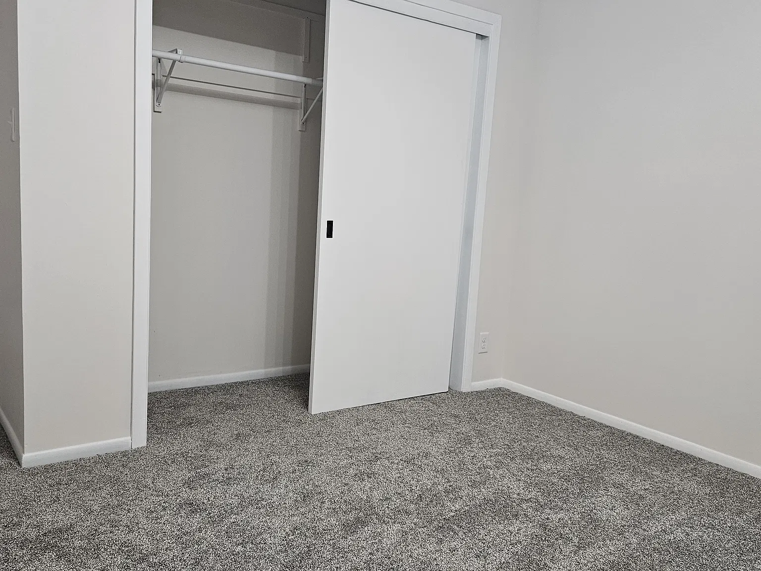 2 bed, 1100 sqft, $1,100 — Photo 4
