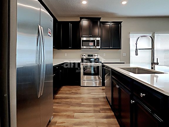 3rd image of 292 Stone Arbor Ln