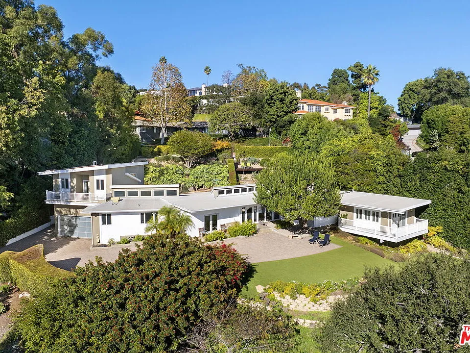 11215 W Sunset Blvd