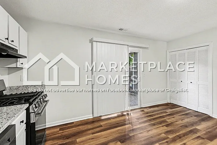 5128 Lakeview Ct — Photo 10