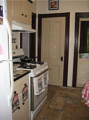 4th image of 45 Horton Ave