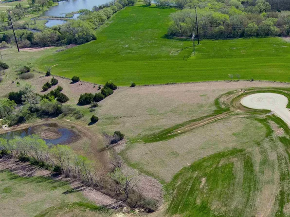 8 Grass Valley Ests #A, Garden Plain, KS 67050