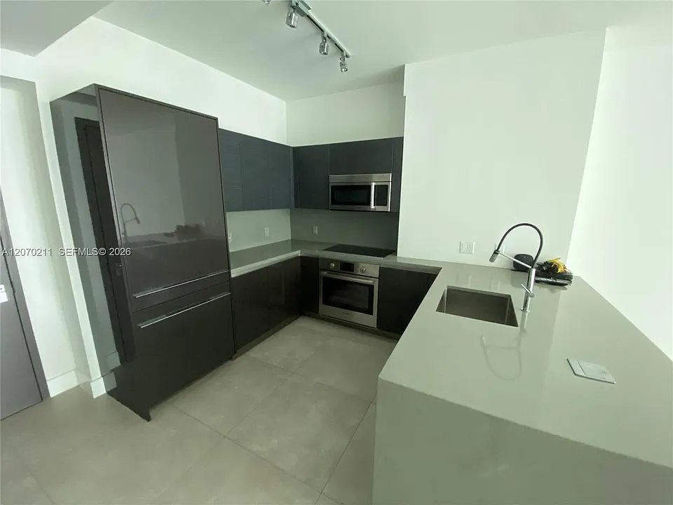 1080 Brickell Ave #2505