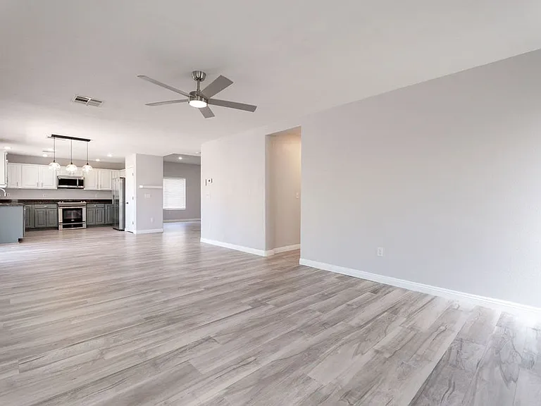 1109 Devon Downs Ave — Photo 9
