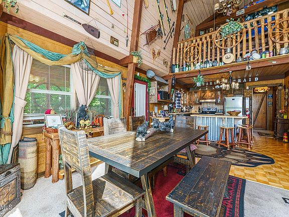 3rd image of 1149 Ski View Dr