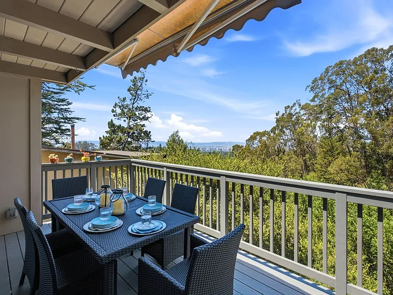 2323 Mastlands Dr — Photo 11