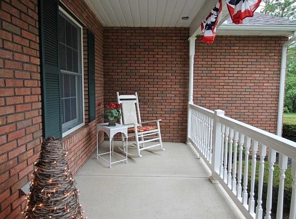 4th image of 10662 Betty Ln