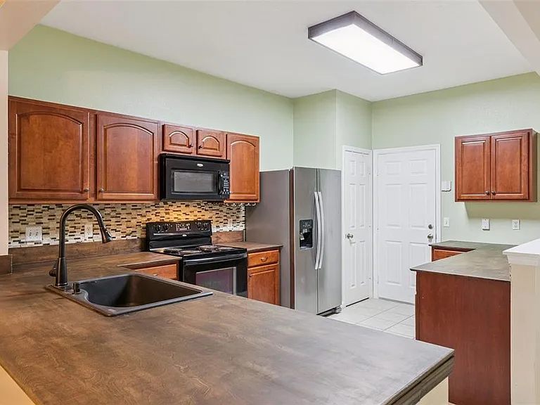 2561 Galliano Cir — Photo 5