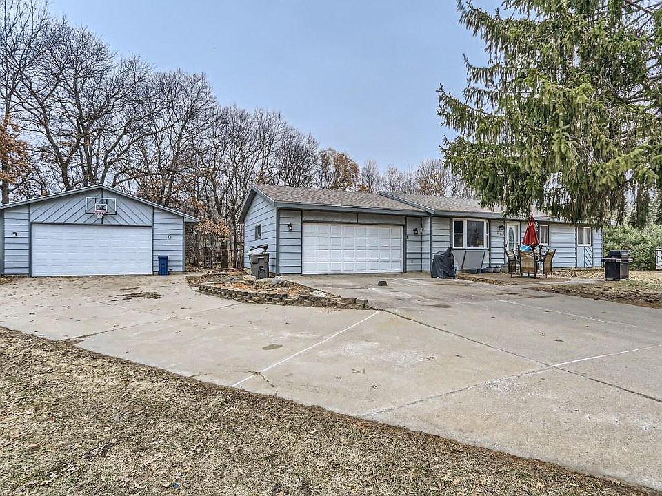 1st image of 22824 Waconia Cir NE