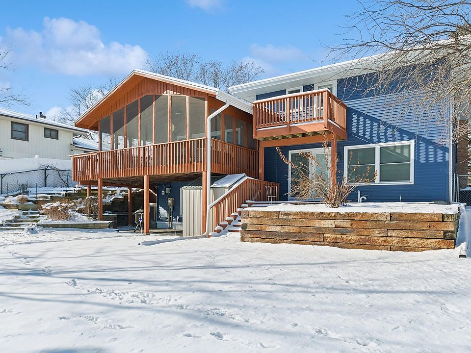 1st image of 733 Oakwood Dr