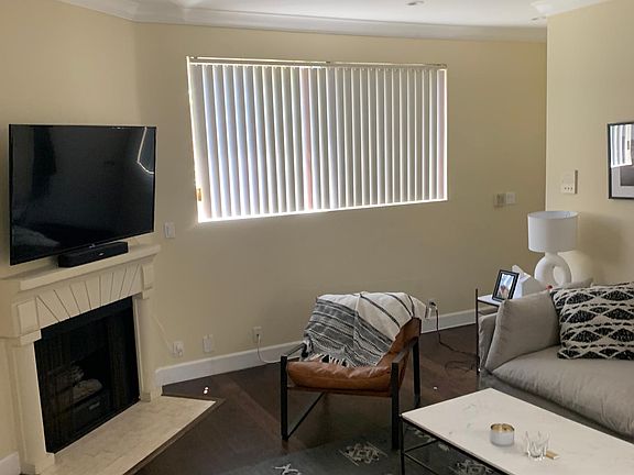 3rd image of 1115 Larrabee St APT 205