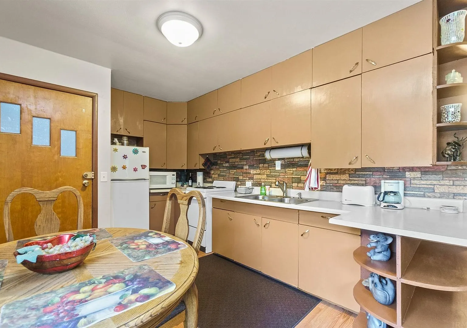 Affordable 1-Bedroom Apartment in Fort Wayne — Photo 3